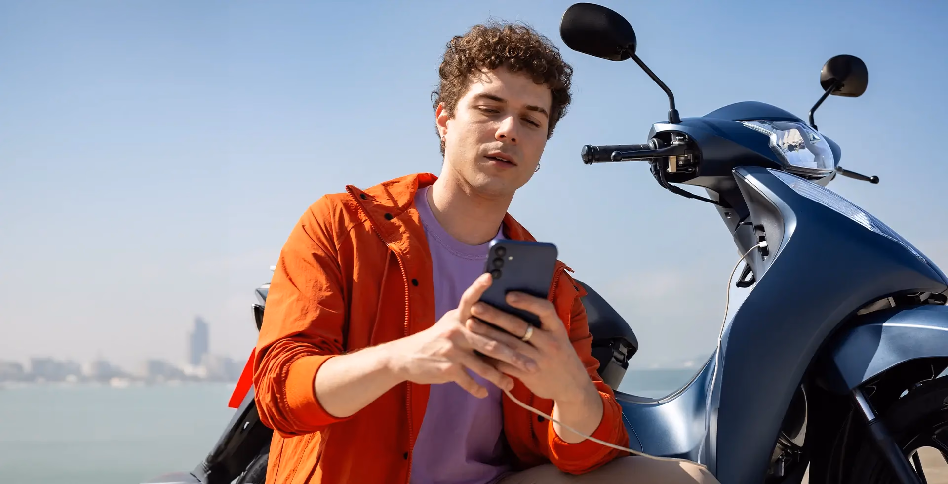 Honda Biz 125 visão traseira - 8 de 32